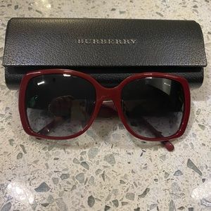 ❌SOLD❌AUTHENTIC BURBERRY SUNGLASSES💫